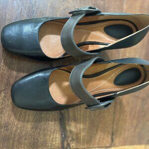 Fossil Heels